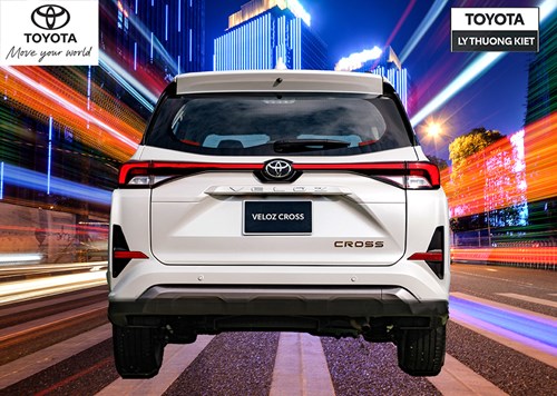 duoi xe toyota veloz