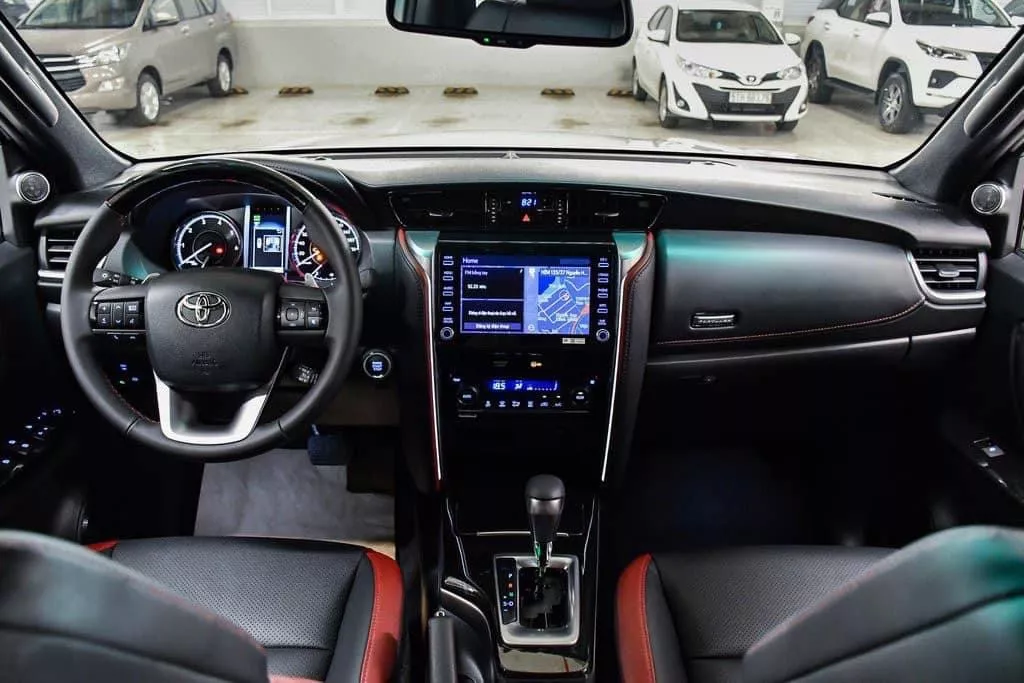 Vô lăng Toyota Fortuner