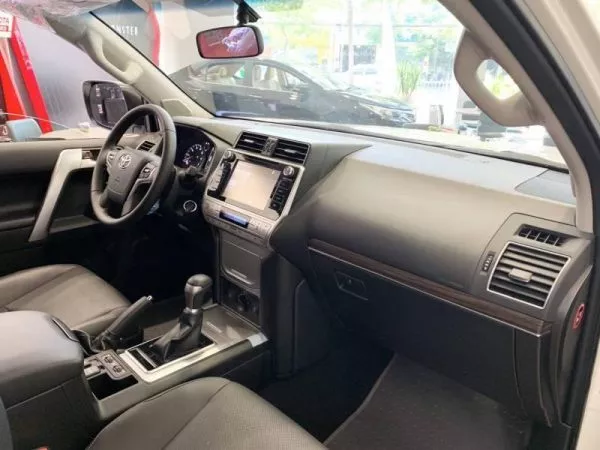 Trang bị tiện nghi Toyota Land Cruiser Prado
