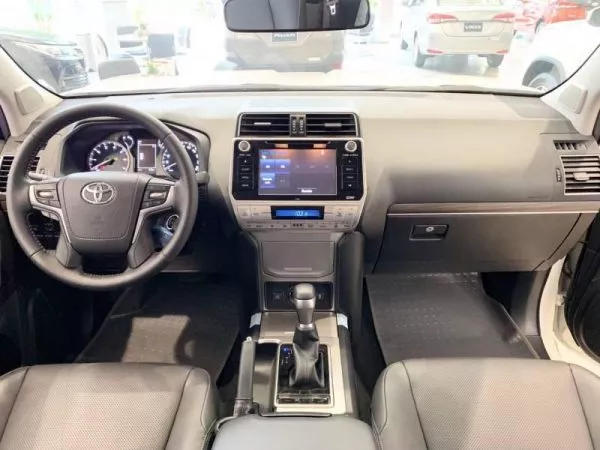 Nội thất Toyota Land Cruiser Prado
