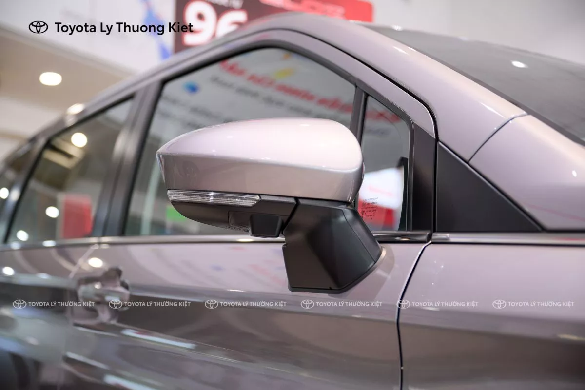 Kính Chiếu Hậu Toyota Veloz Cross 2024